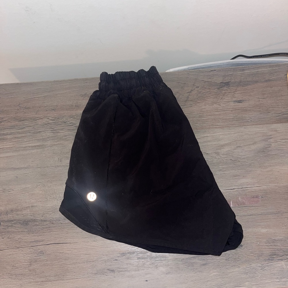 Lululemon hotty hot shorts 4”